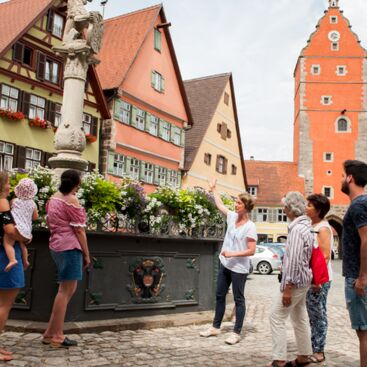 Dinkelsbühl, Stadtführung Reisegruppe am Wörnitz Tor